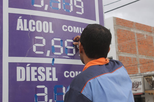 Etanol sofre alta e tem preços variados nos postos de Brumado