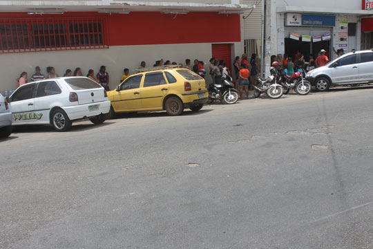 Greve dos bancários provoca longas filas e insegurança nas lotéricas de Brumado