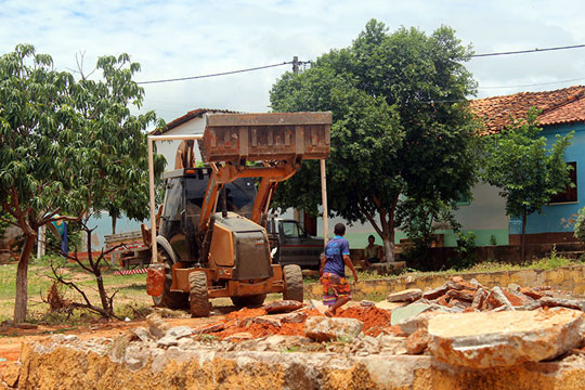 Brumado: Ordem de serviço para construção de praça em Cristalândia é assinada