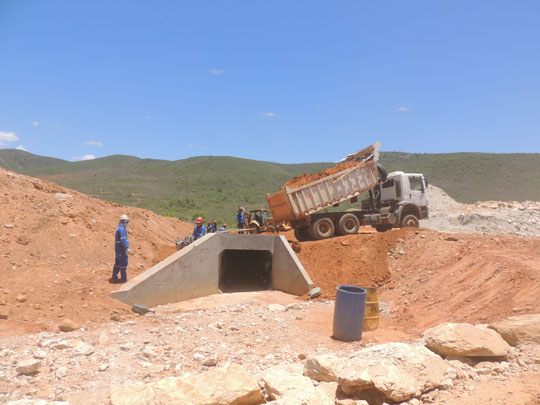 Valec é pressionada por comissão da Fiol para retomada das obras