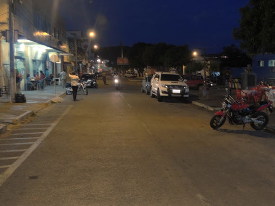 Brumado: Vereador Édio Pereira indica melhoria na iluminação da Praça Armindo Azevedo