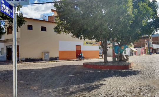 Brumado: Superintendência de Trânsito reconhece erro e volta a sinalizar Praça dos Trabalhadores