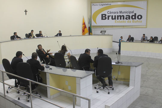 Brumado: Prefeitura encaminha à Câmara projetos de reajuste salarial dos servidores e professores