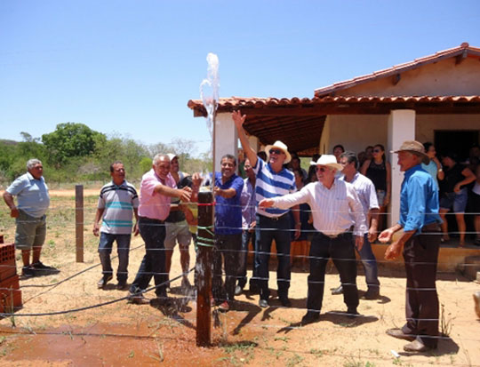 Brumado: Sistema de abastecimento de água é entregue na região de Arrecife