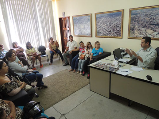 Brumado: Sem salários, funcionários de terceirizadas do estado buscam apoio do vereador Weliton Lopes