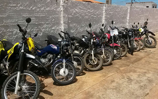 Polícia Militar realiza blitz em Caculé; 12 veículos foram apreendidos