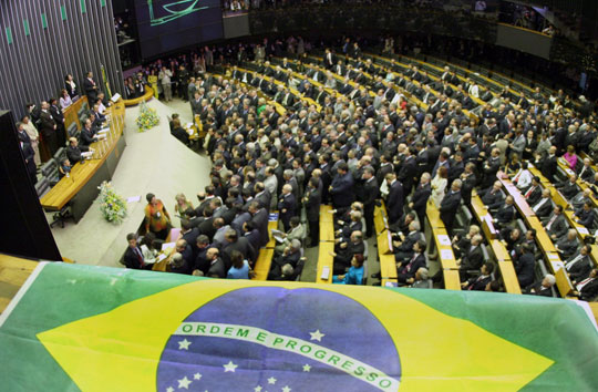 Deputados planejam foro privilegiado para ex-presidentes