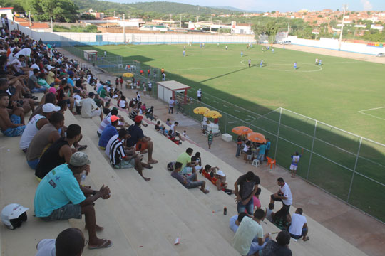 Vila seca adversários por vaga nas semifinais do Campeonato Brumadense de Futebol
