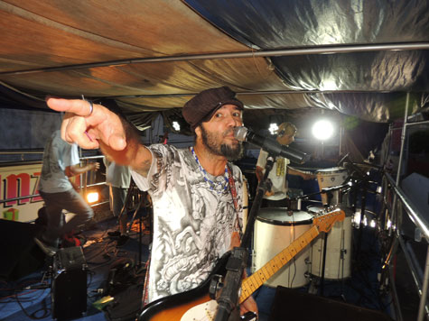 Brumado: Sábado de carnaval começa com chuva