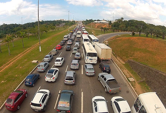 Donos de veículos com placas de final 5 têm desconto de 5% no IPVA