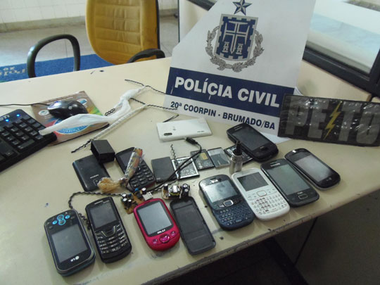 Celulares são encontrados na carceragem de Brumado