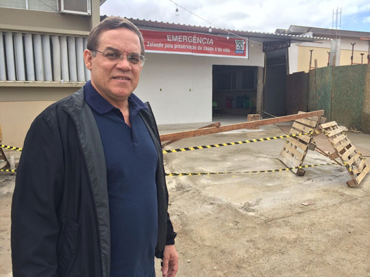 Deputado Luciano Ribeiro fiscaliza obras paralisadas em Vitória da Conquista