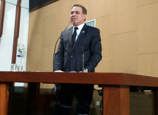 Deputado Luciano Ribeiro apoia fiscalização de obras paralisadas do governo