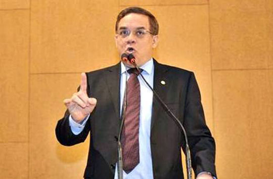 Luciano Ribeiro fala sobre diferença entre a legalidade do impeachment e golpe