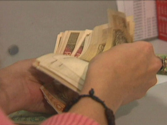 Prazo para pagar 1ª parcela do 13º salário termina amanhã