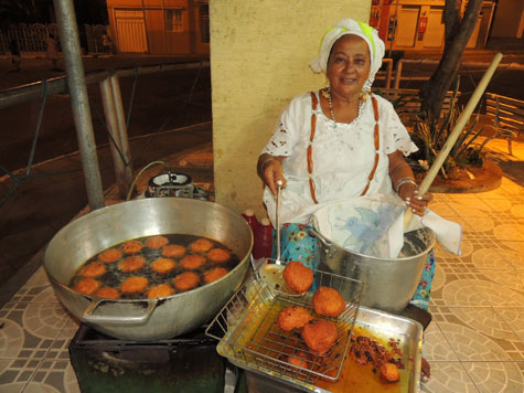 Brumado: Dona Dete parabeniza todas as baianas pelo Dia da Baiana do Acarajé