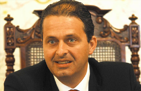 Morre Eduardo Campos, candidato à Presidência, em acidente aéreo