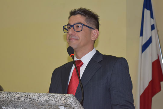 Brumado: Dudu Vasconcelos grava vídeo anunciando renúncia e diz ser contrário a feriados religiosos