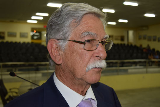 Projeto do prefeito de Brumado visa acabar com os feriados de São Sebastião e São João