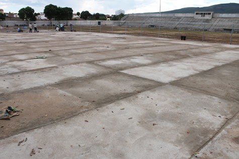 Brumado: Quase pronto o calçadão de estacionamento do estádio dos Prazeres