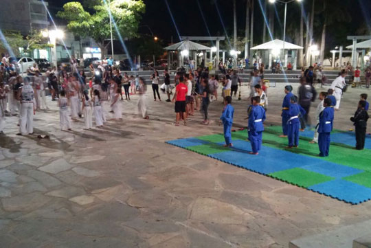 Unopar promove evento de saúde e bem estar com grande público em Brumado