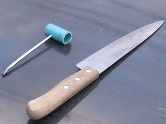 Candidata a vereadora é esfaqueada quando pedia voto nas ruas