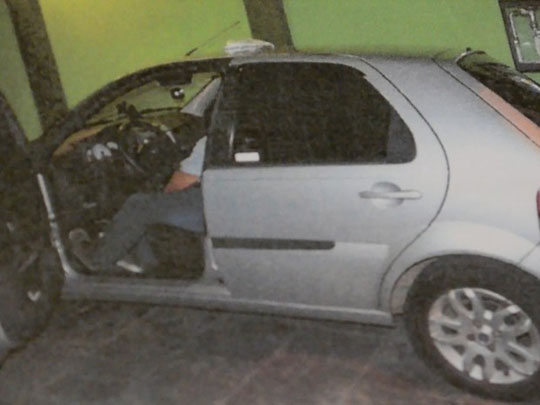 Filha trama morte do pai através do WhatsApp