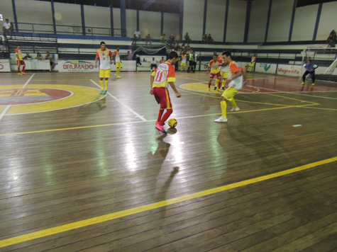 Em clima de copa, Juventude aplica goleada em estreia no Campeonato Brumadense de Futsal