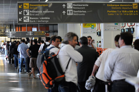 Gastos em viagens internacionais chegam ao recorde de US$ 2,4 bilhões em julho