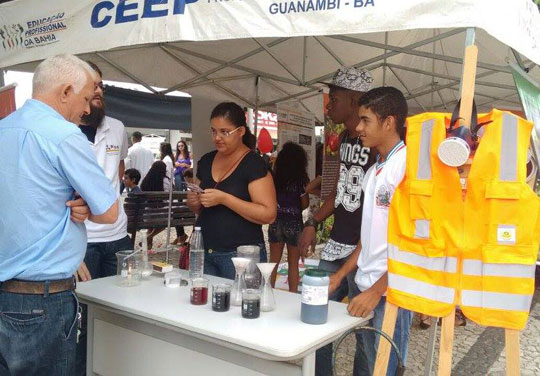 Estudantes apresentam projetos de intervenção social em Guanambi