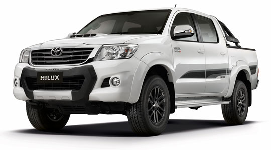 Toyota apresenta linha 2015 para a Hilux e SW4