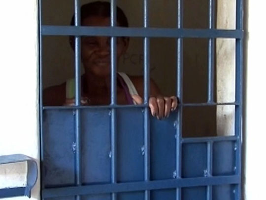 Nova Viçosa: Idosa é presa por não pagar pensão dos netos