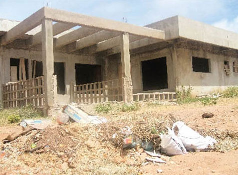 Igaporã: Obras públicas inacabadas e abandonadas