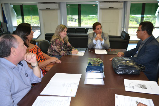 Educação: Deputada Ivana Bastos busca melhorias para Carinhanha e Lajedinho