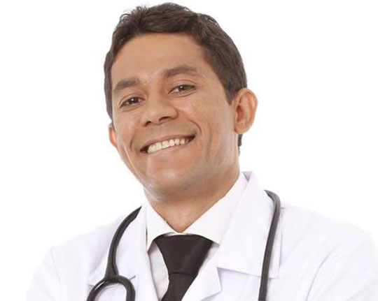 Ex-cortador de cana se forma em Medicina e é homenageado por colegas