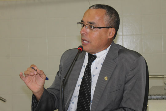 Vereador Santinho acusa Detran de praticar farra de diárias e roubo legalizado com vistorias em Brumado