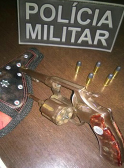 Lagoa Real: Polícia prende homem armado em festa