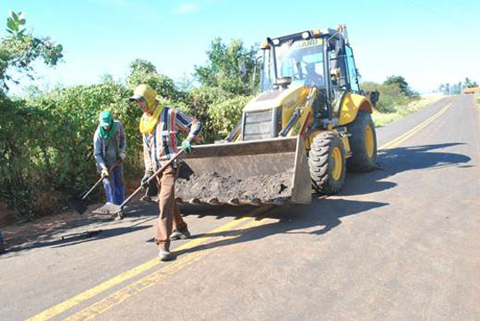 Prefeitura de Lagoa Real está realizando operação tapa buraco na BA-940
