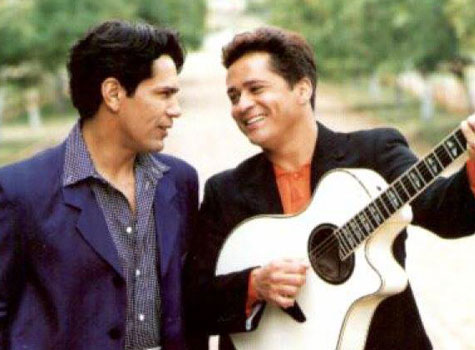 Leonardo lembra os 16 anos da morte do irmão Leandro