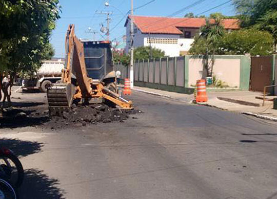 Empreiteira erra na medida de nível e é obrigada a ajustar lombofaixas em Brumado