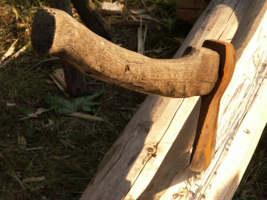 Brumado: Durante assalto, mulher é feita refém e ameaçada com machado