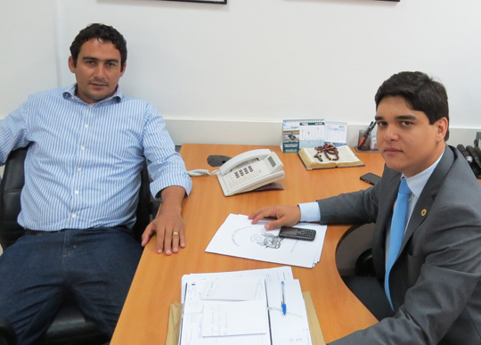 Brumado: Márcio Moreira busca apoio de Vitor Bonfim para reforma da Praça Donatila Meira