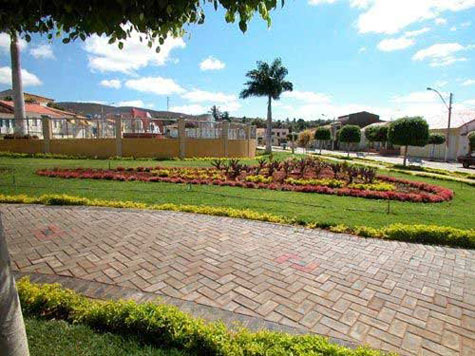 Igaporã: Homem morre com golpe de faca no coração desferido por esposa