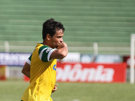 Brumadense Norberto faz seu primeiro gol com a camisa do Coritiba