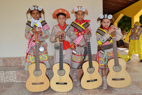 Tanhaçu implanta projeto que aposta no incentivo à leitura