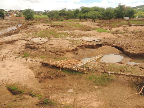 Brumado: Secretaria de Meio Ambiente busca apoio para desassorear o Rio do Antônio