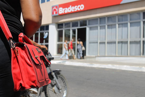 Brumado: Mulher perde R$ 7 mil em golpe de saidinha bancária