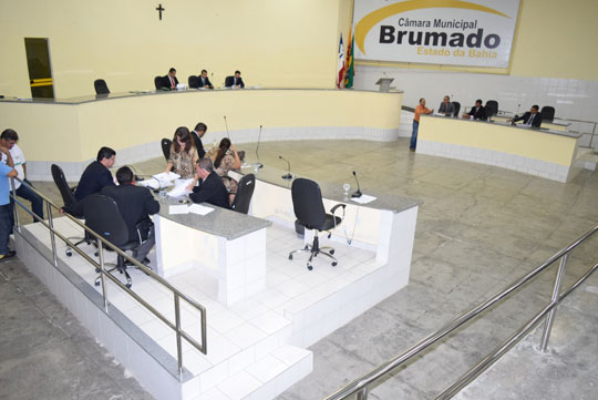 Brumado: Com projetos retirados de pauta, sessão legislativa é encerrada em menos de uma hora