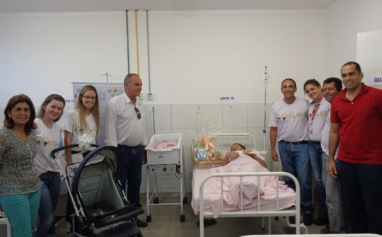 Prefeito de Brumado entrega ?kit bebê perfeito?