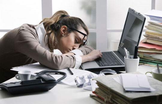 Sono em excesso durante o dia pode indicar outros problemas de saúde